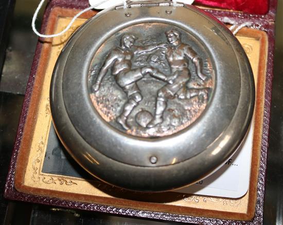 Football tobacco box & plaque(-)